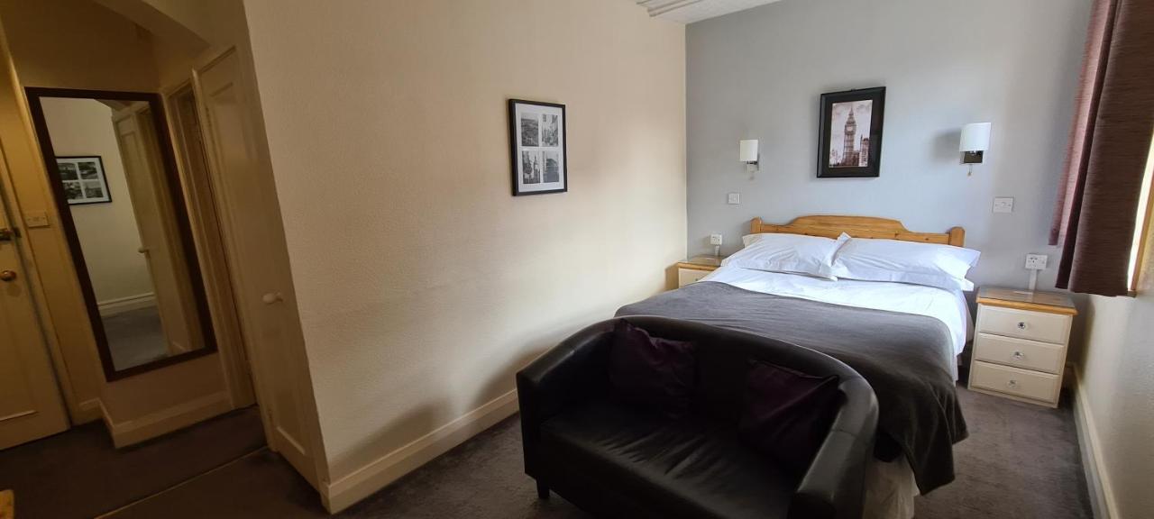 The Merton Hotel Херефорд Экстерьер фото