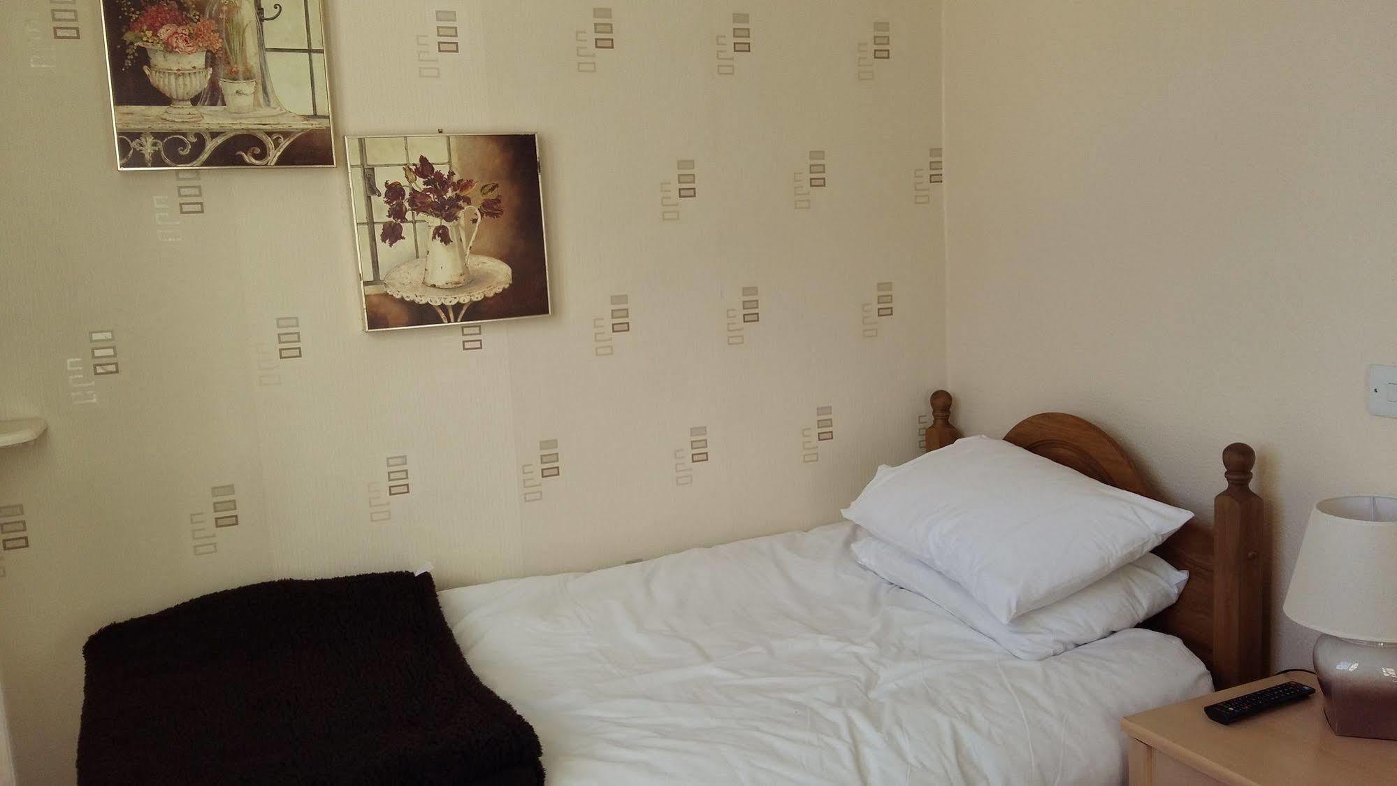 The Merton Hotel Херефорд Экстерьер фото